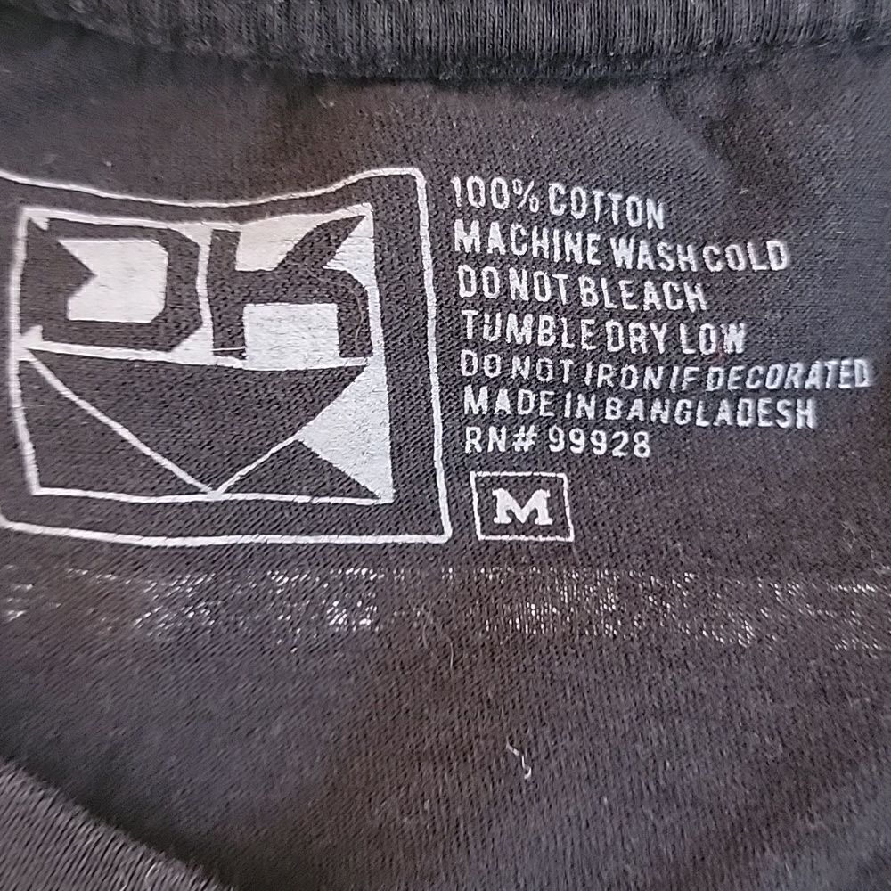 DK. Bottoms Up Tee. Size Med. - Picture 8 of 9